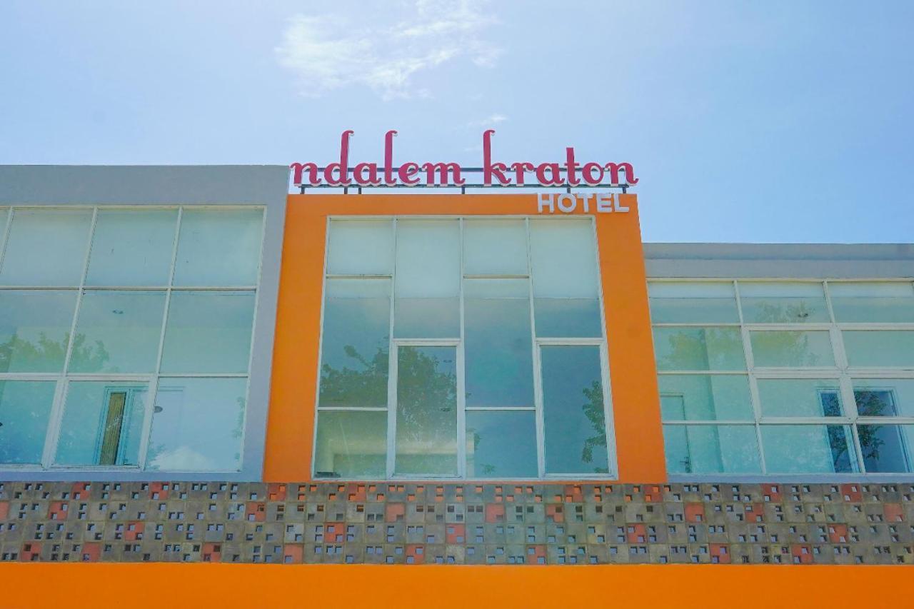 Ndalem Kraton Hotel Sidoarjo Kültér fotó