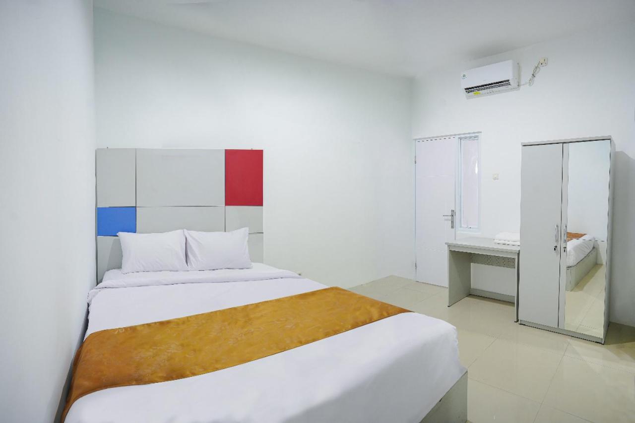 Ndalem Kraton Hotel Sidoarjo Kültér fotó