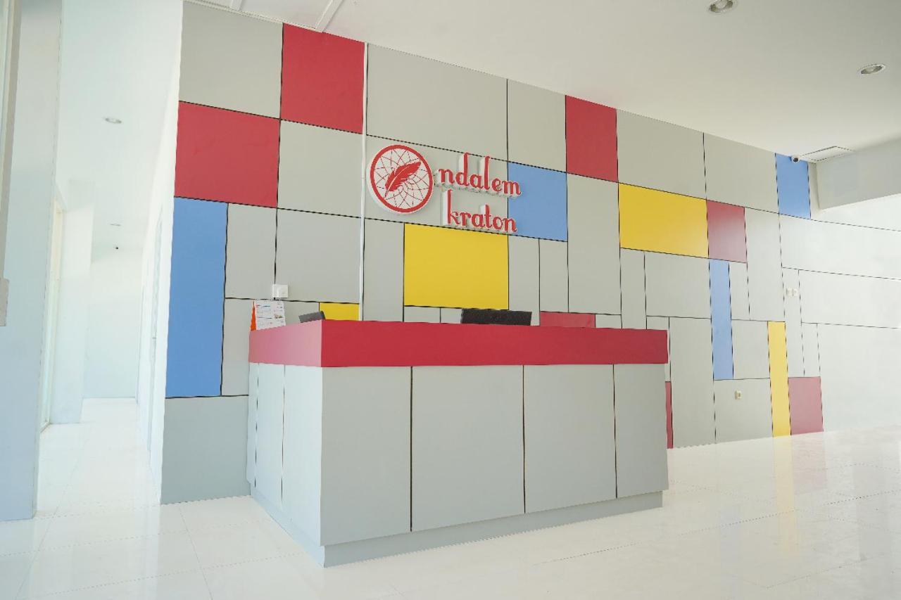 Ndalem Kraton Hotel Sidoarjo Kültér fotó